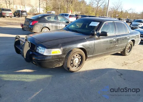 2010 Ford Crown Victoria Police/Police Interceptor z USA, uszkodzony, nr VIN 2FABP7BV5AX142276
